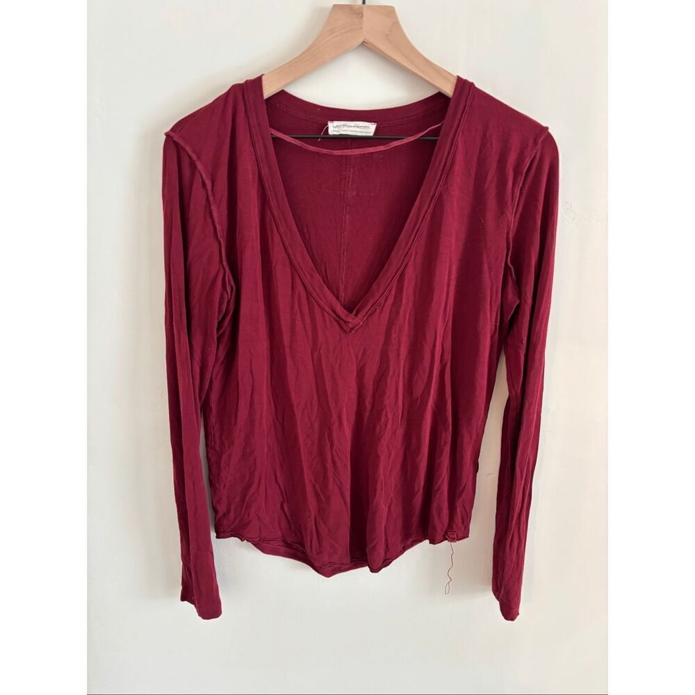 We The Free Free People Long Sleeve V-Neck Top Size Small Burgundy Red